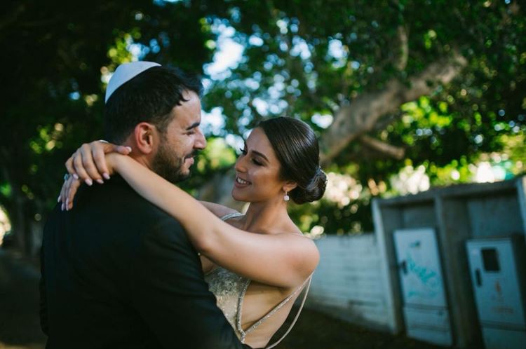 השמלה הלבנה ש"במקרה" נתפרה לחופשה במלדיביים 9