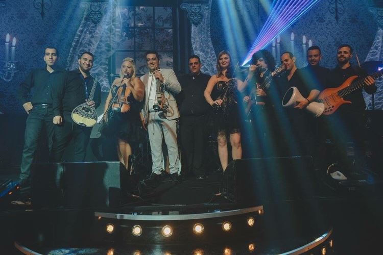 החתונה המטורפת שהפגישה בין ליאור נרקיס ושרית חדד 27