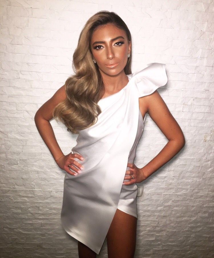 שמלת כלה לבנות עם שיק. החתונה של דניאל חיים ודור גרושקביץ (צילום: שלומי ביטון)