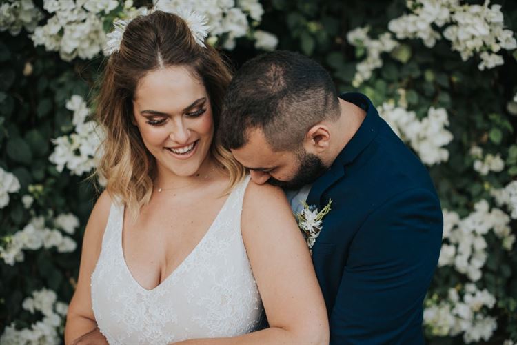 מה קורה בחתונה כשהחתן צלם והכלה מאפרת? 8