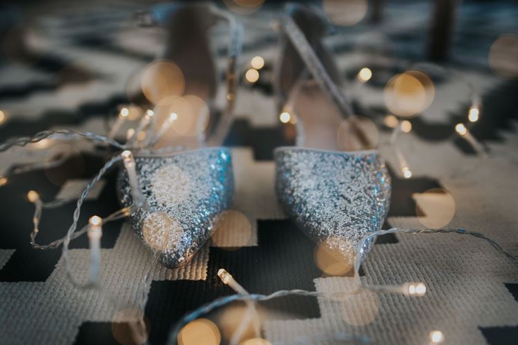 מה קורה בחתונה כשהחתן צלם והכלה מאפרת? 16