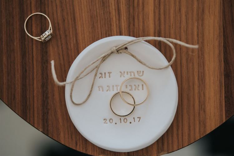 מה קורה בחתונה כשהחתן צלם והכלה מאפרת? 17