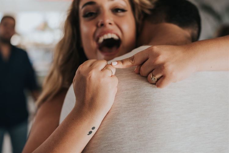 מה קורה בחתונה כשהחתן צלם והכלה מאפרת? 32