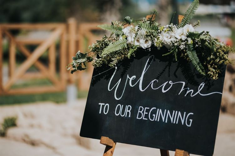 מה קורה בחתונה כשהחתן צלם והכלה מאפרת? 23