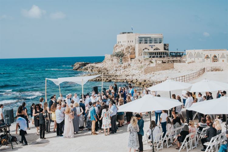 מה קורה בחתונה כשהחתן צלם והכלה מאפרת? 25