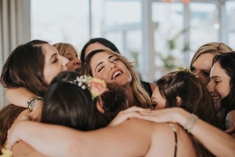 מה קורה בחתונה כשהחתן צלם והכלה מאפרת? 35