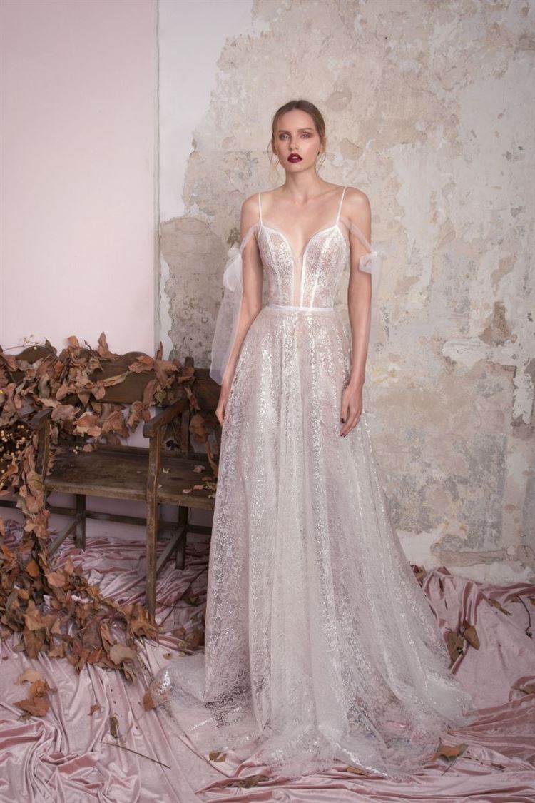 הגיע הזמן לשים סוף ללבן: שמלות כלה בגוונים בהירים 14