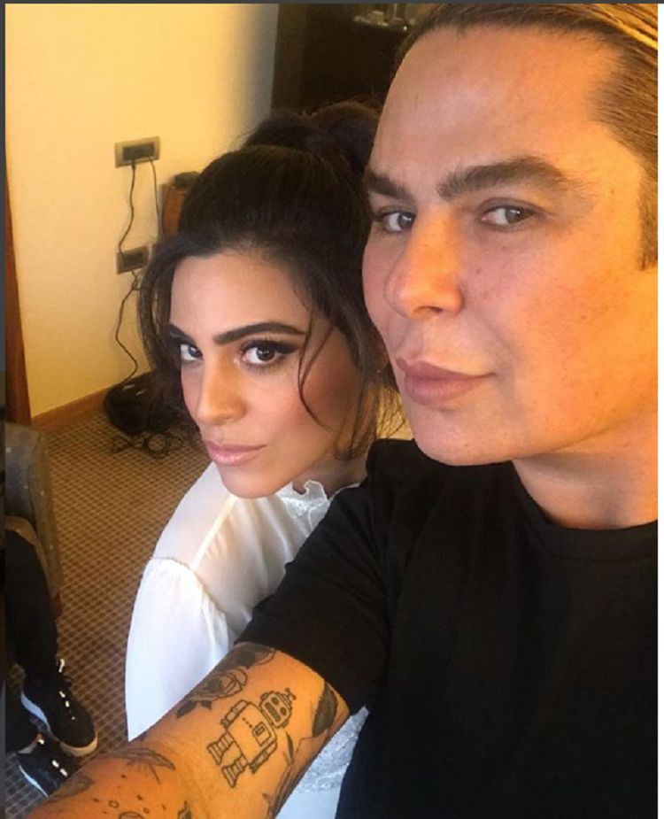 מי עיצב לנופר מור את שמלת הכלה? 2