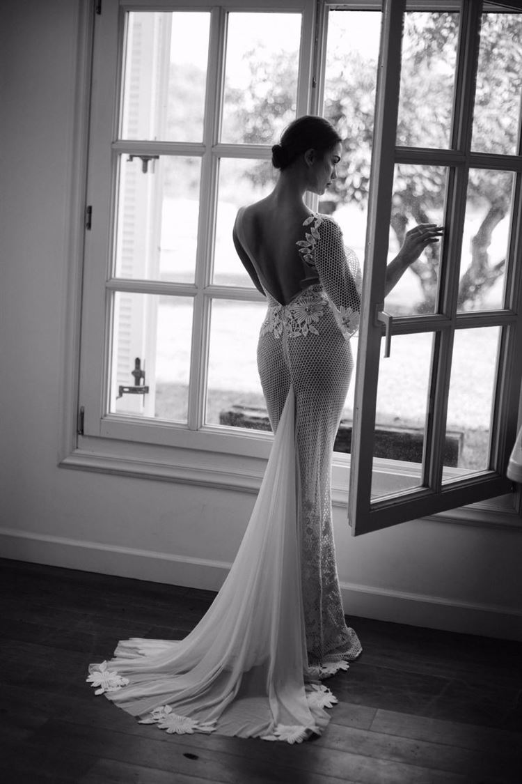 OMG: שיר אלמליח מודדת שמלות כלה 3