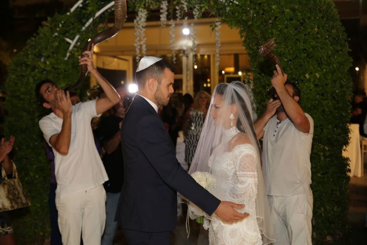 משחק הנשיקות: מי עשה את הצעד הראשון? 15