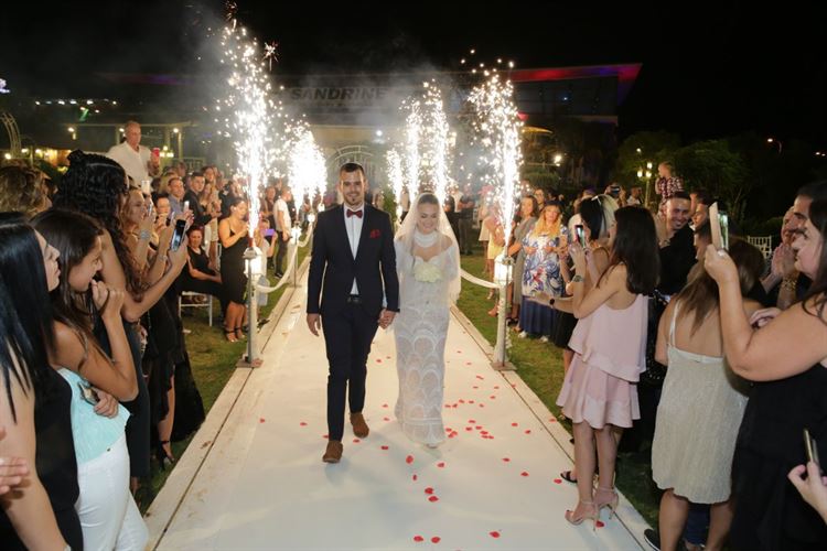 משחק הנשיקות: מי עשה את הצעד הראשון? 16