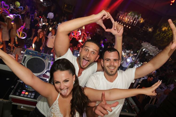 משחק הנשיקות: מי עשה את הצעד הראשון? 21