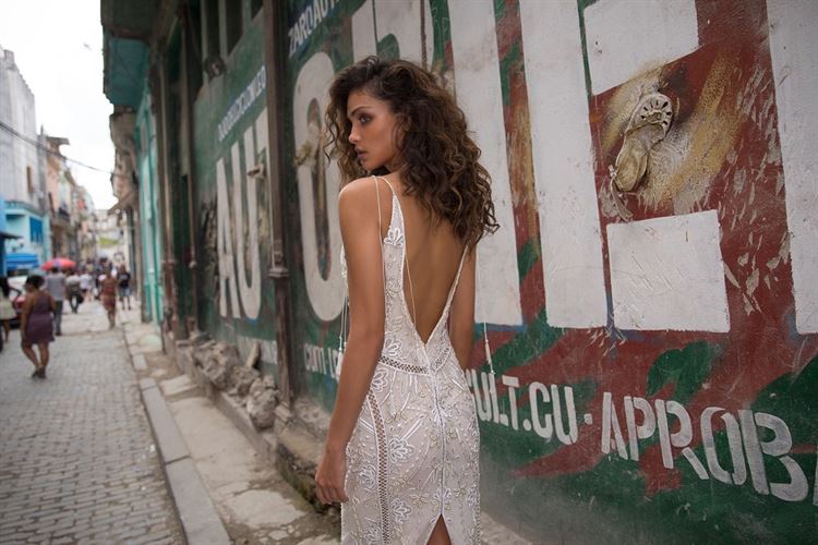 המקצב הלטיני שהחליף את הצבע הלבן בשמלת הכלה 26