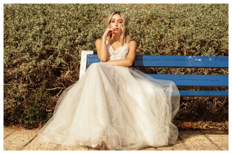 הקטלוג שיוצא אתכן מהקופסא של שמלות הכלה 17