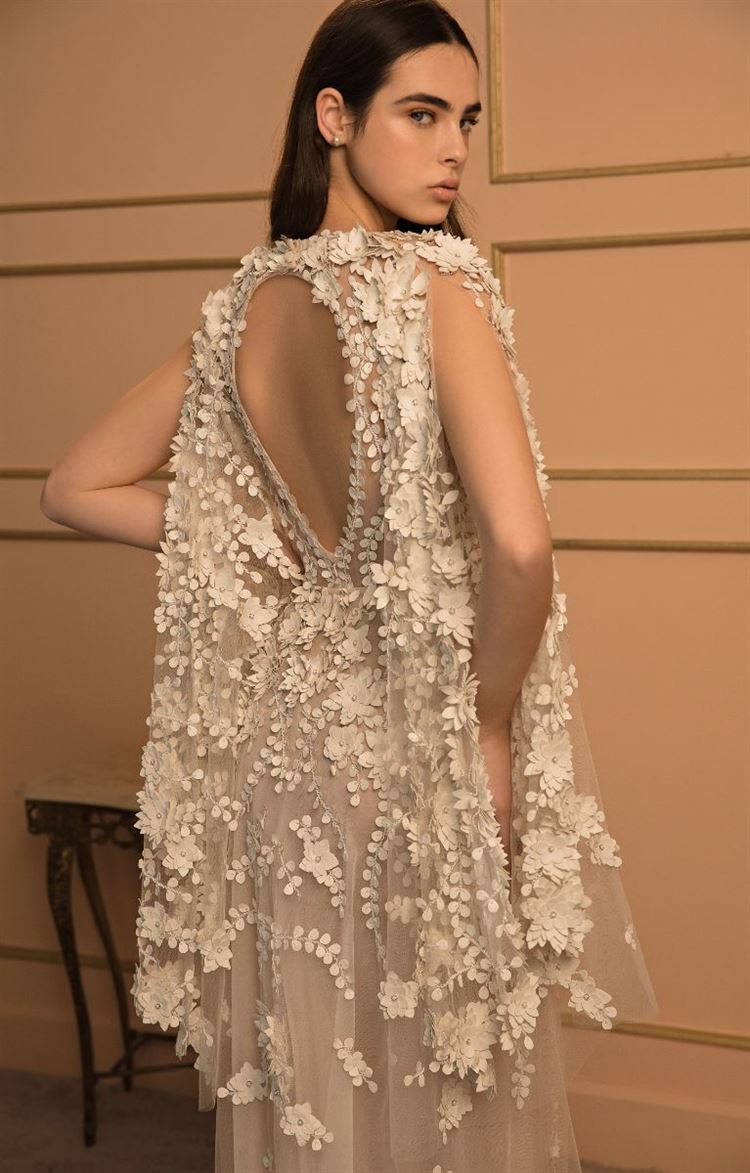 מעצבת שמלת הכלה של דניאלה פיק בגילוי מפתיע 9