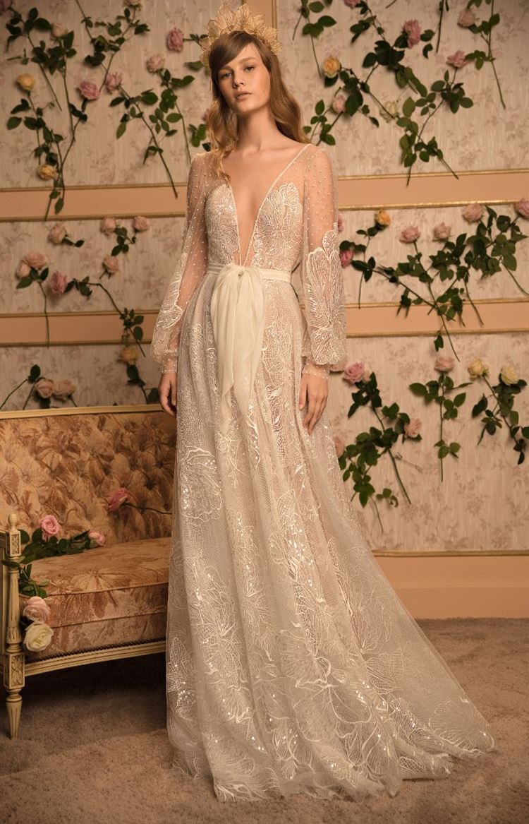 מעצבת שמלת הכלה של דניאלה פיק בגילוי מפתיע 24