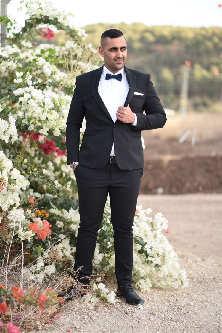 הפתעה: הציע לה נישואין בחתונה של בן-דודו 5