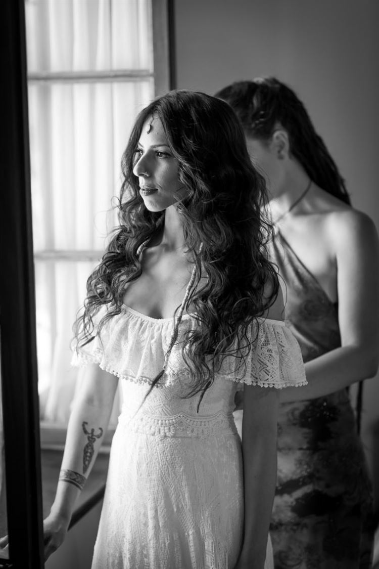 החלפת המבטים שהובילה לחתונה 16