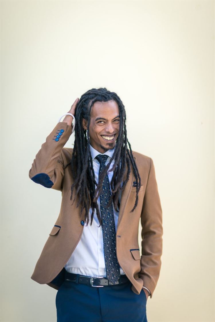 החלפת המבטים שהובילה לחתונה 10