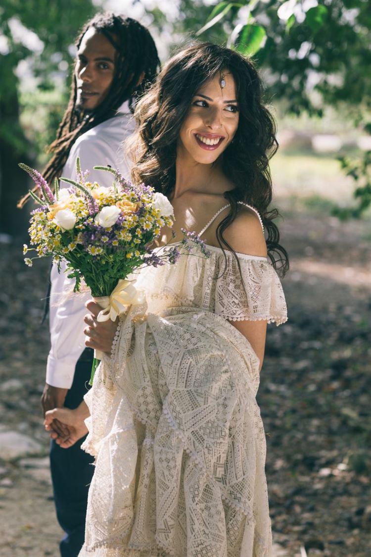 החלפת המבטים שהובילה לחתונה 6