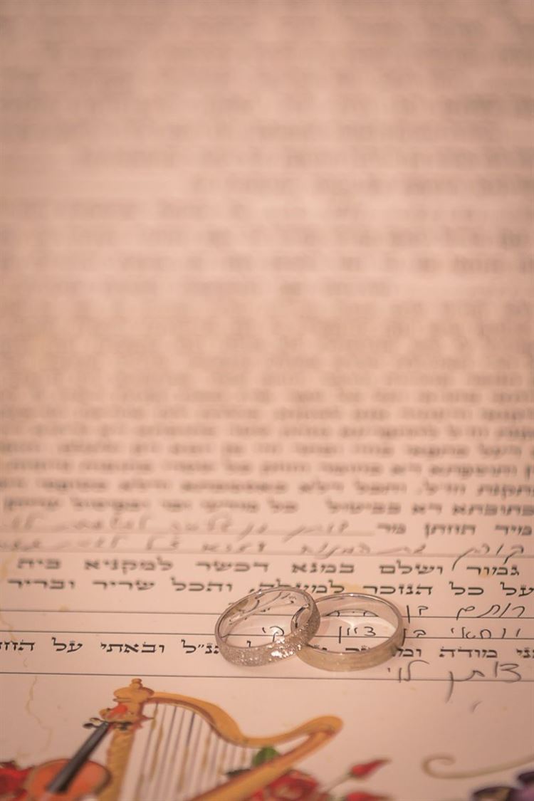 החלפת המבטים שהובילה לחתונה 21