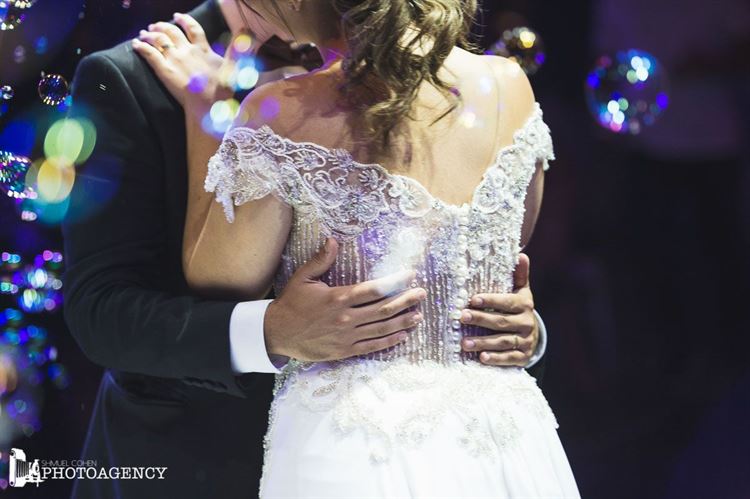 איך מפגש עם חברות הפך להפתעה? 18