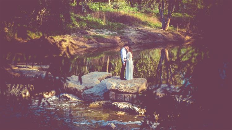 בין טיפות הגשם: צילומי חתונה חורפיים ומיוחדים 2