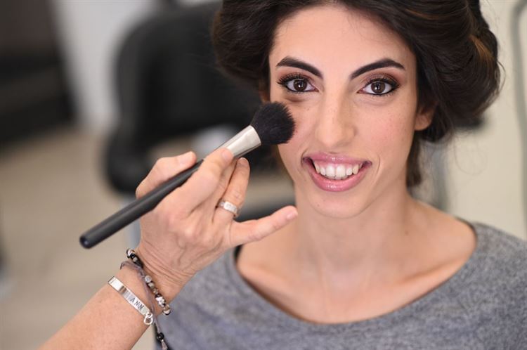 המעלית (שכמעט) תקעה את הצעת הנישואים 18