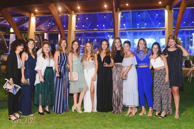 מה קרה ברדיו שגרם לבחור בתמונה להתרגש? 8