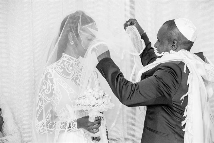 צפו: חתונה לוהטת עם קפה שחור חזק 22