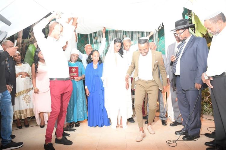 הזוג שהתחתן עם הכי הרבה סטייל 19