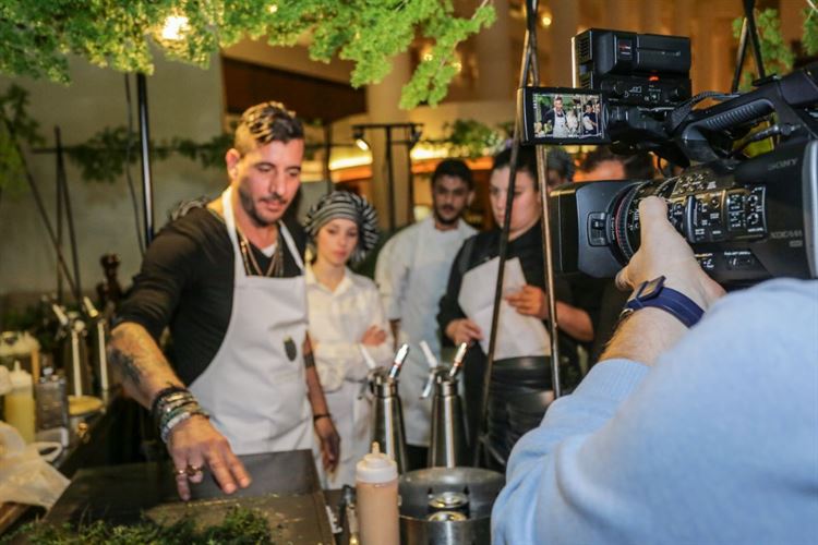 האיש שהפך את הסלבס לטבעונים לערב אחד 9