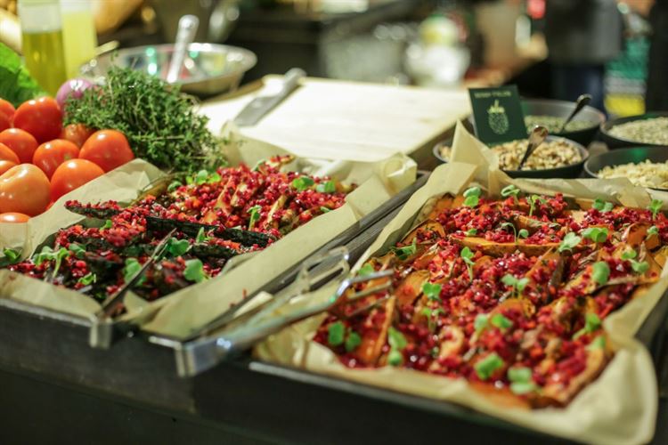 האיש שהפך את הסלבס לטבעונים לערב אחד 10