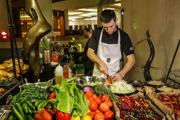 האיש שהפך את הסלבס לטבעונים לערב אחד 12