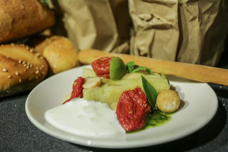 האיש שהפך את הסלבס לטבעונים לערב אחד 18