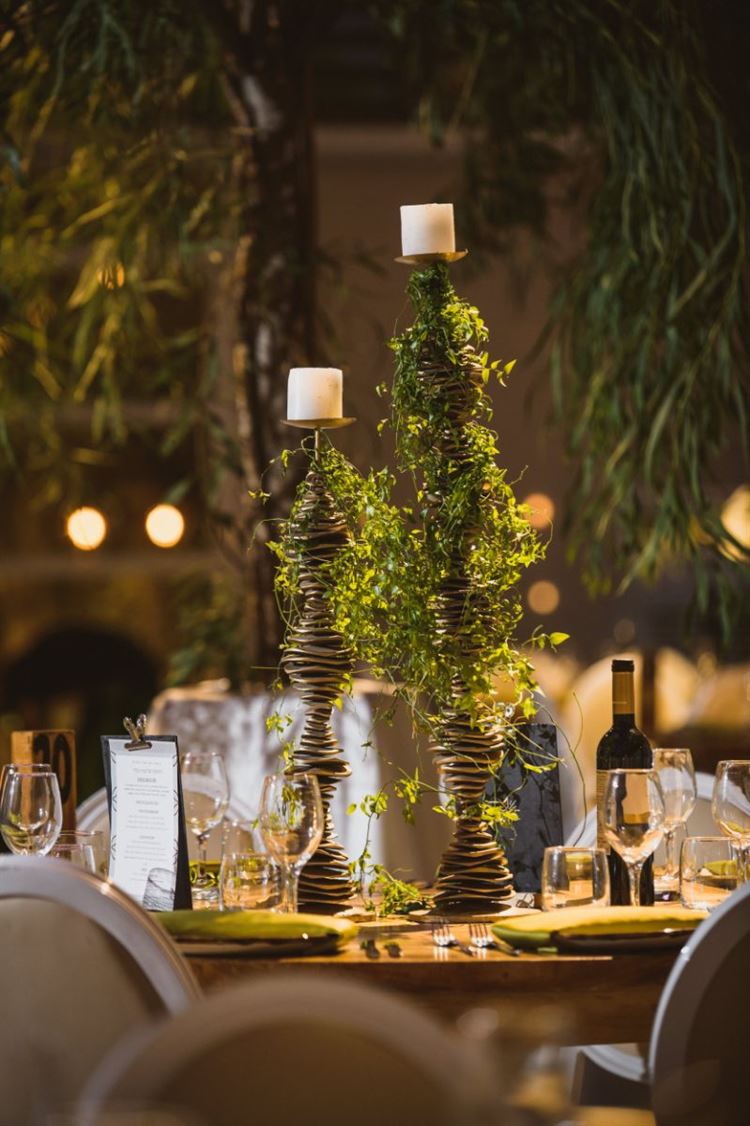 היא נתנה ביס בהמבורגר והוא נדלק עליה 14