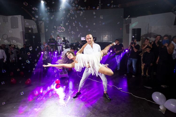 חתונה מחשמלת: איך מרימים אירוע מלא באנרגיות? 26