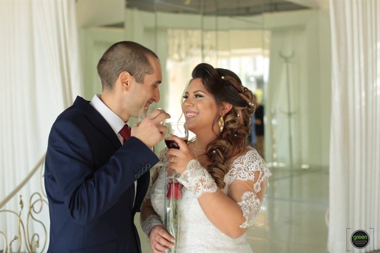 התחיל כבדיחה ונגמר מתחת לחופה 13