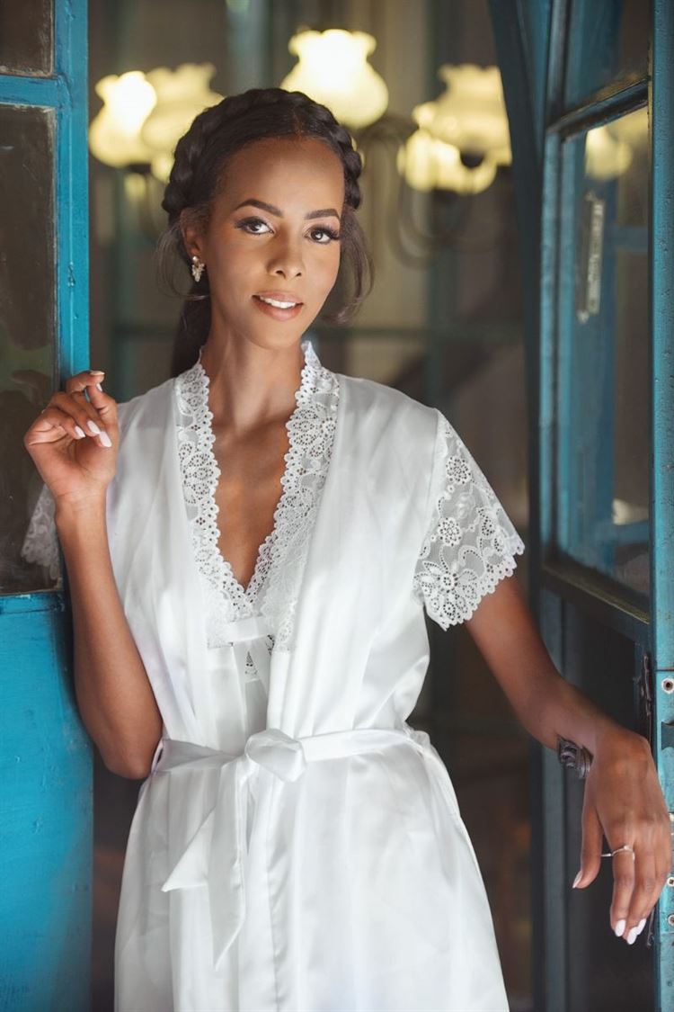 צפו: חתונה לוהטת עם קפה שחור חזק 8