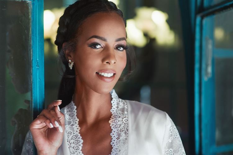 צפו: חתונה לוהטת עם קפה שחור חזק 10