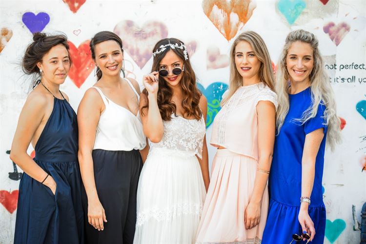 כמה פעמים ראיתם חתן במכנסיים קצרים וסנדלים? 9