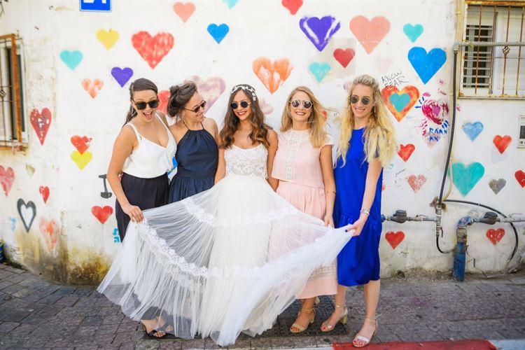 כמה פעמים ראיתם חתן במכנסיים קצרים וסנדלים? 10