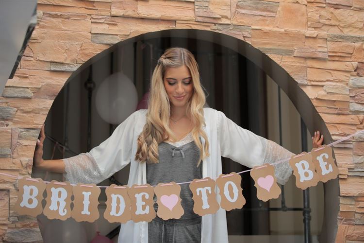 בלי שחשדה: בחרה את הלוקיישן של ההצעה שלה 7