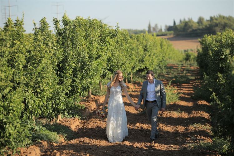 בלי שחשדה: בחרה את הלוקיישן של ההצעה שלה 22