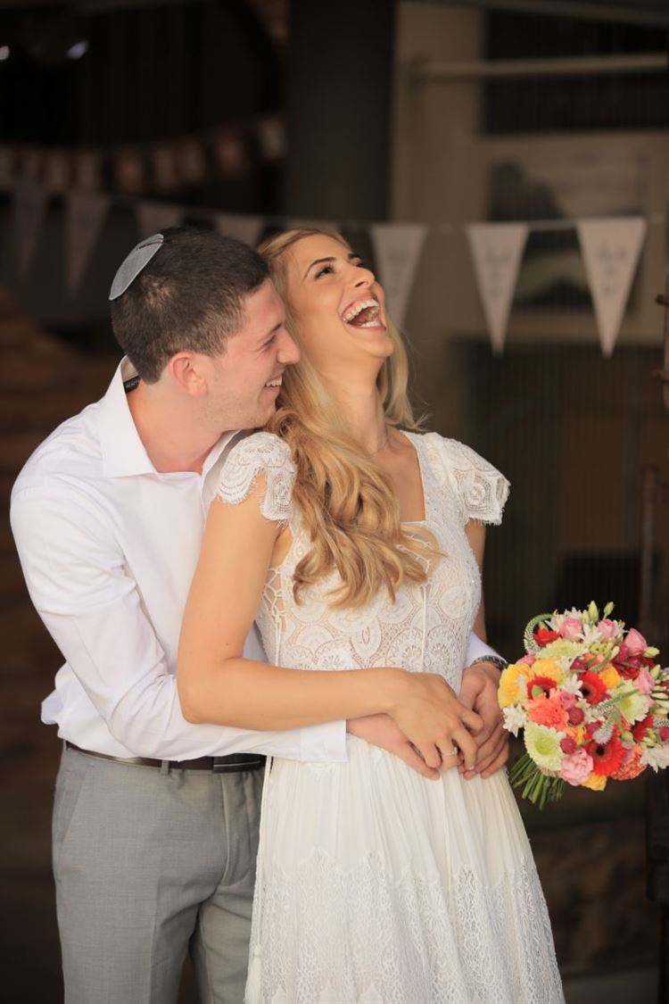 בלי שחשדה: בחרה את הלוקיישן של ההצעה שלה 33