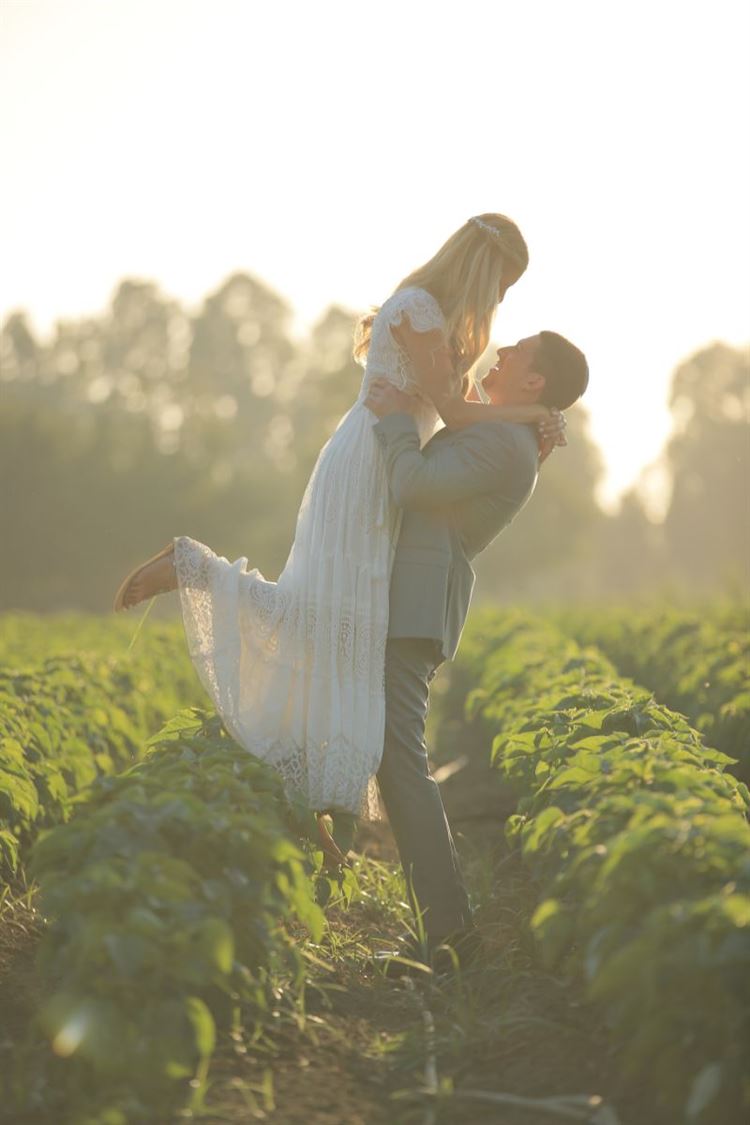 בלי שחשדה: בחרה את הלוקיישן של ההצעה שלה 14