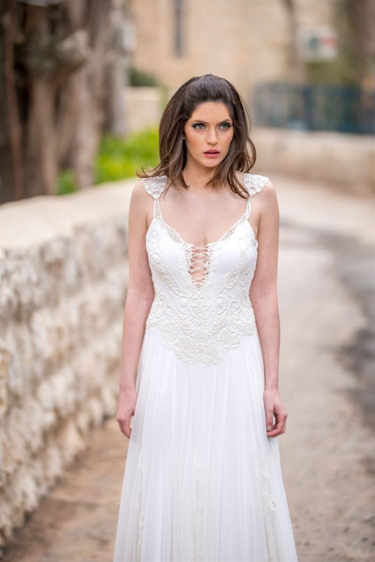 איך נראה קטלוג שמלות כלה שצולם בחושך? 8