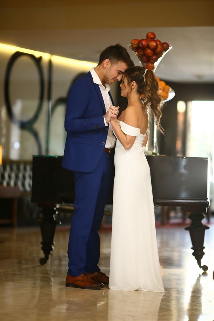 דרך בלתי שגרתית להתחיל עם בחורה בבר 12