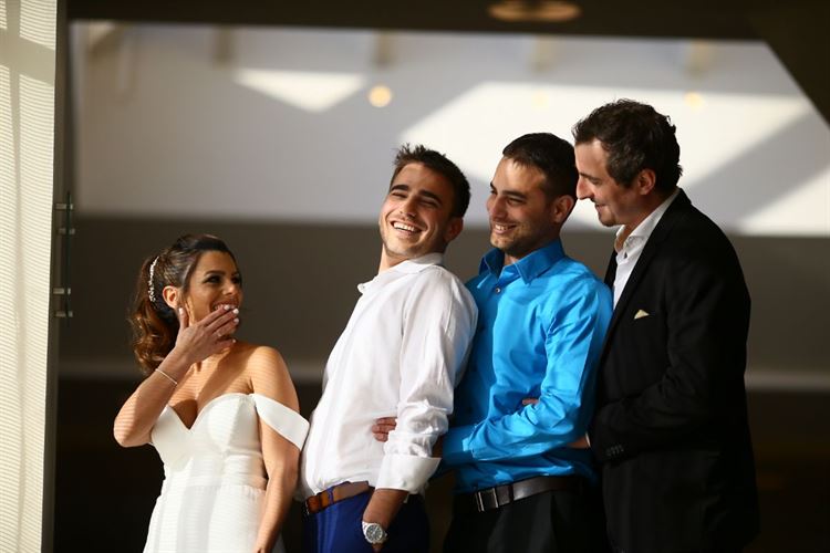 דרך בלתי שגרתית להתחיל עם בחורה בבר 13