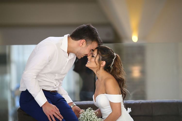 דרך בלתי שגרתית להתחיל עם בחורה בבר 17